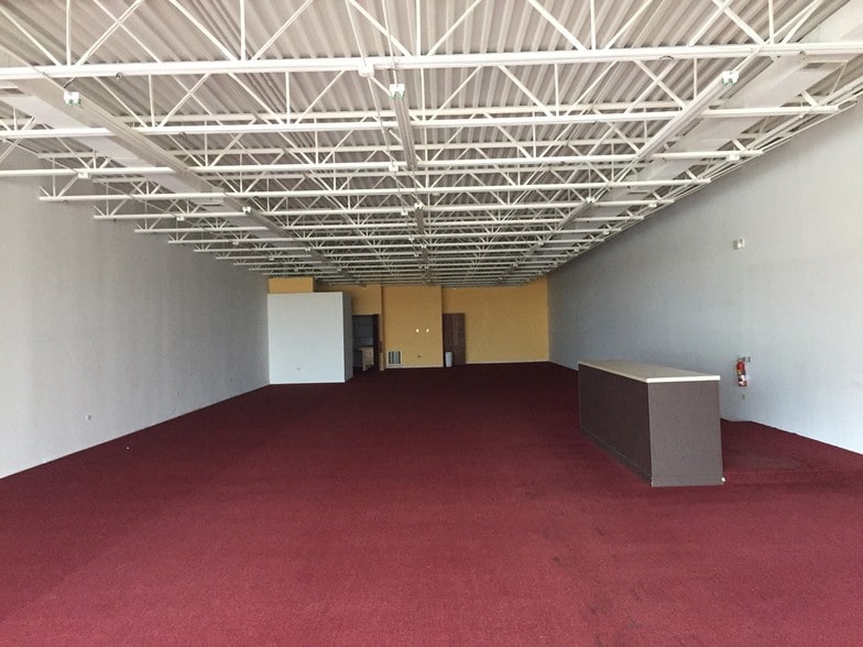 33W361-33W365 Roosevelt Rd, West Chicago, IL for sale - Building Photo - Image 2 of 10