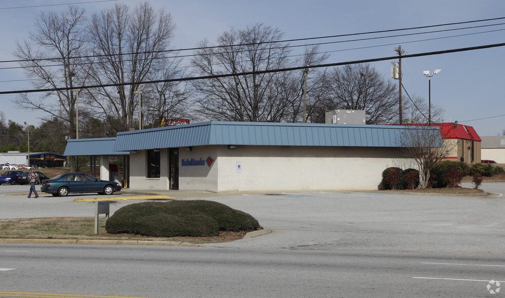 6151 Augusta Rd, Greenville, SC for sale - Building Photo - Image 1 of 1