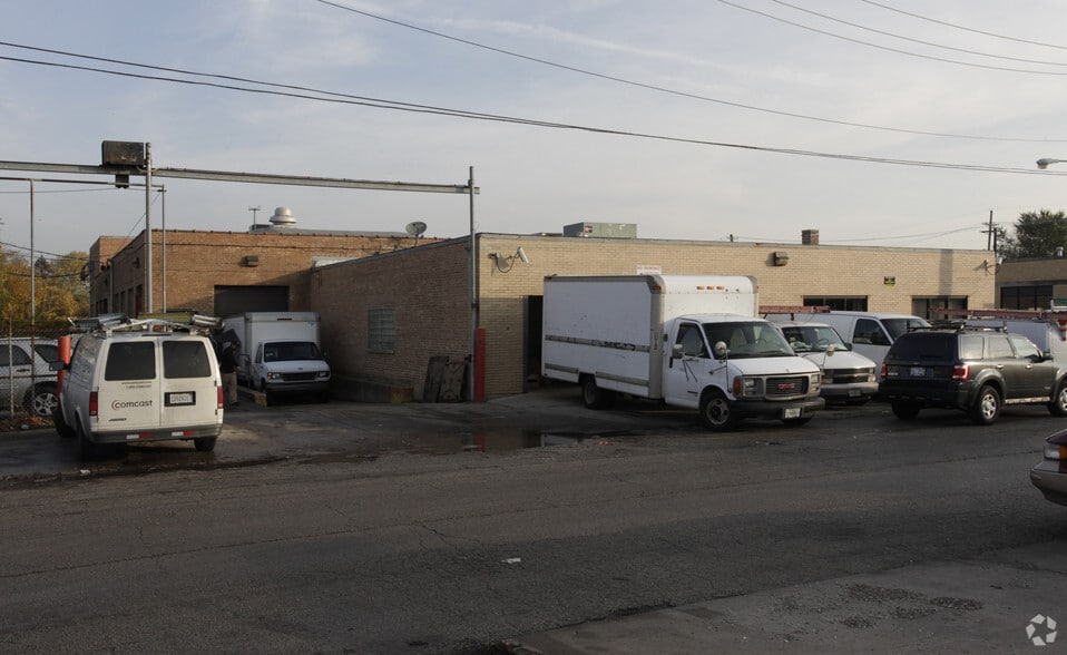 3300-3306 N Knox Ave, Chicago, IL for lease - Building Photo - Image 2 of 14