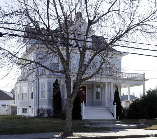 1536 Cranston St, Cranston, RI for sale - Building Photo - Image 1 of 1