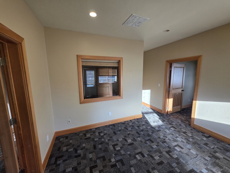 1725 Culvers Dr, Sandpoint, ID for lease - Building Photo - Image 3 of 17