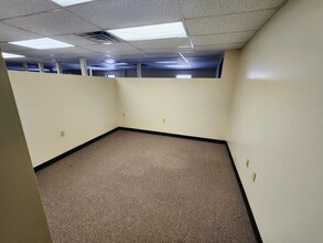 4510 Pennsylvania Ave, Charleston, WV for lease Interior Photo- Image 2 of 4