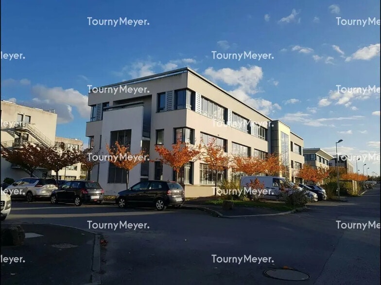 Office in Saint-Grégoire for lease - Building Photo - Image 1 of 6