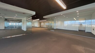 290 Town Center Dr, Dearborn, MI for lease Interior Photo- Image 2 of 5