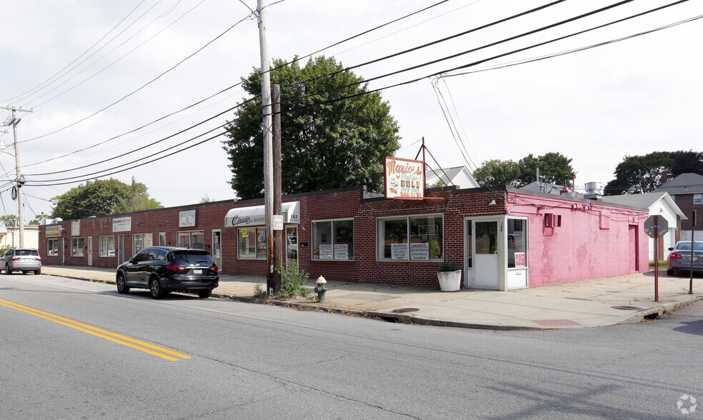 152-164 Gansett Ave, Cranston, RI for sale - Primary Photo - Image 1 of 1