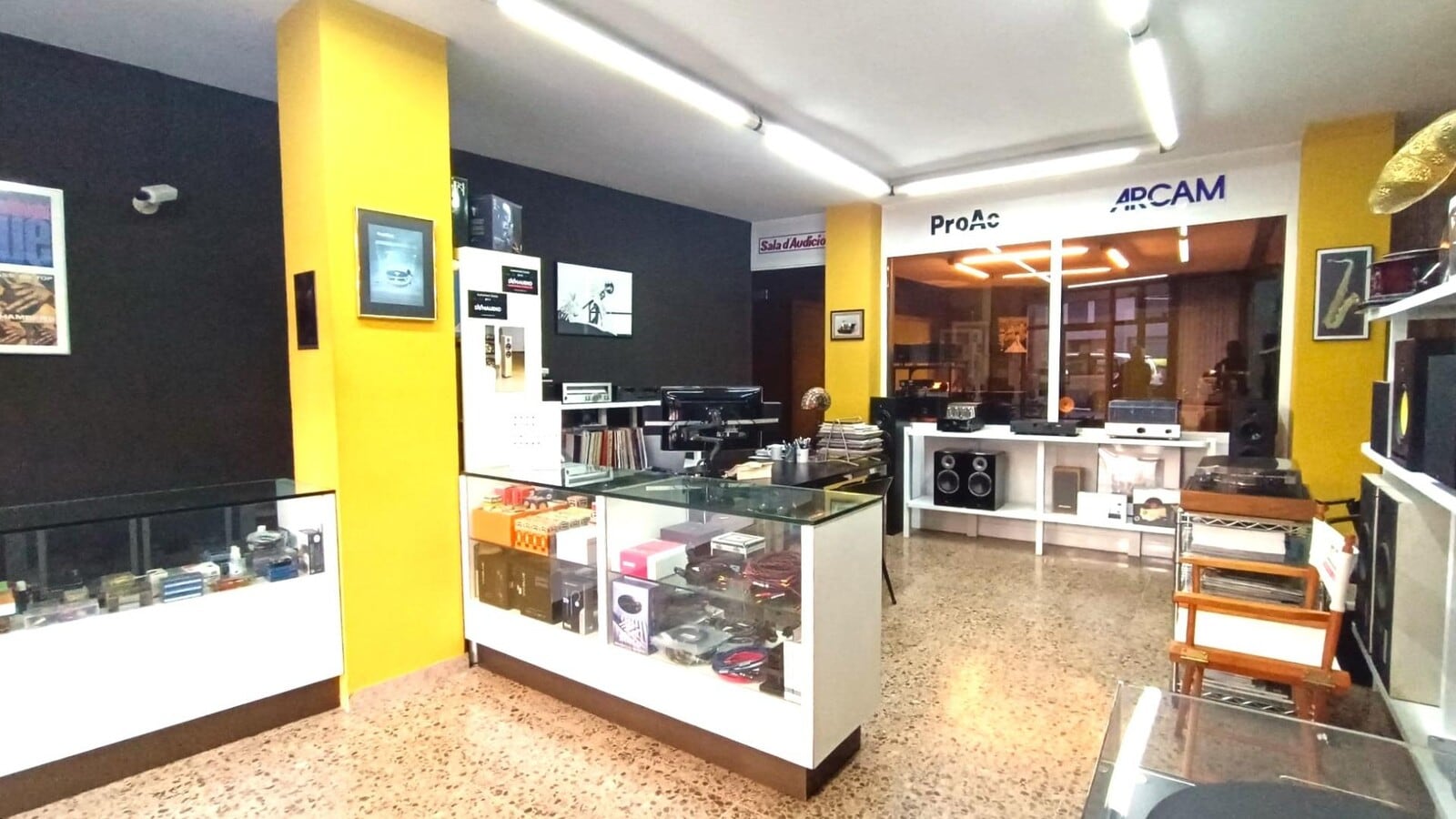 Terrassa, BAR 08225 - Unit Pta. 2 -  - Interior Photo - Image 1 of 6