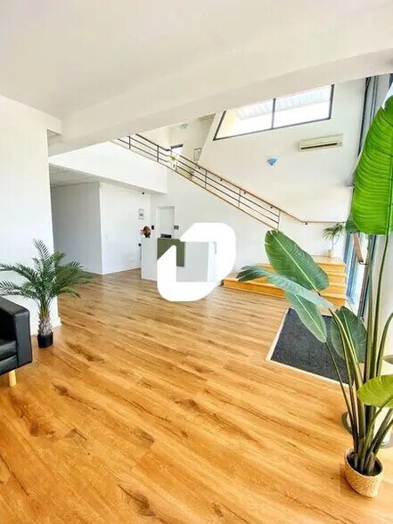 Office in Bruges for lease - Building Photo - Image 2 of 7