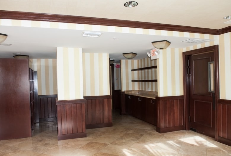 415 NW Flagler Ave, Stuart, FL for lease - Interior Photo - Image 2 of 41