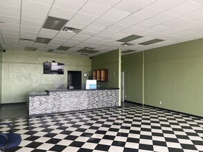 5601-5645 N Pennsylvania Ave, Oklahoma City, OK for lease Interior Photo- Image 2 of 3