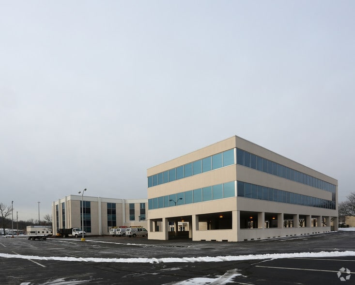 475 Virginia Dr, Fort Washington, PA for lease - Building Photo - Image 2 of 6