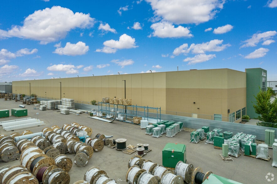 11056 48th St SE, Calgary, AB for lease - Building Photo - Image 3 of 5