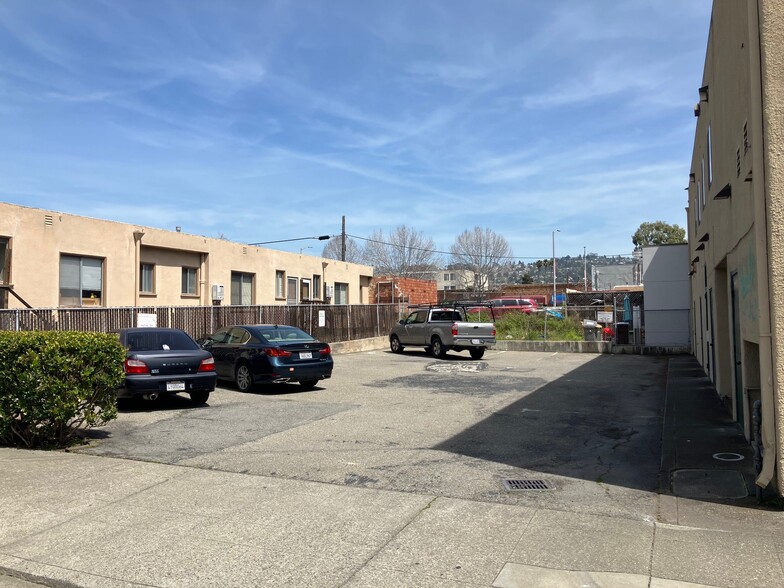 1025-1037 Solano Ave, Albany, CA for lease - Building Photo - Image 3 of 16