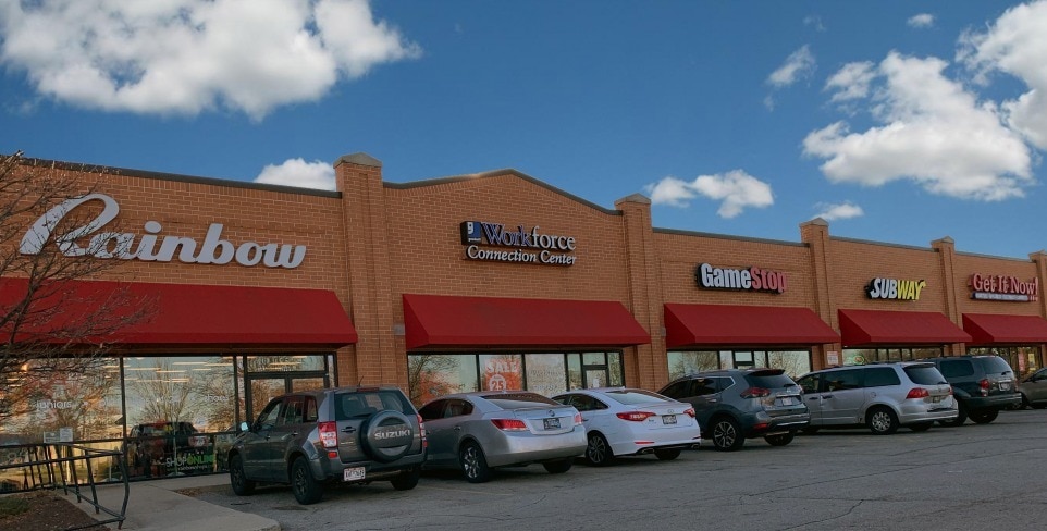 3901-3925 N Richards St, Milwaukee, WI for lease - Building Photo - Image 1 of 3