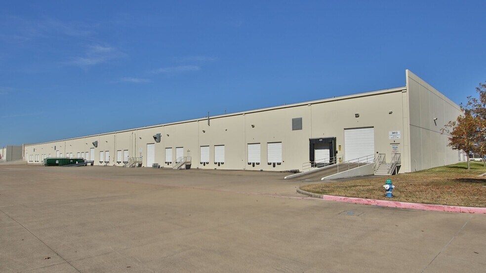 3423 N Sam Houston Pky W, Houston, TX for lease - Building Photo - Image 3 of 18