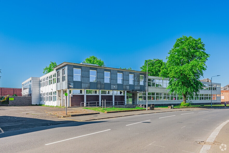 Seedhill Rd, Paisley for sale - Primary Photo - Image 1 of 2