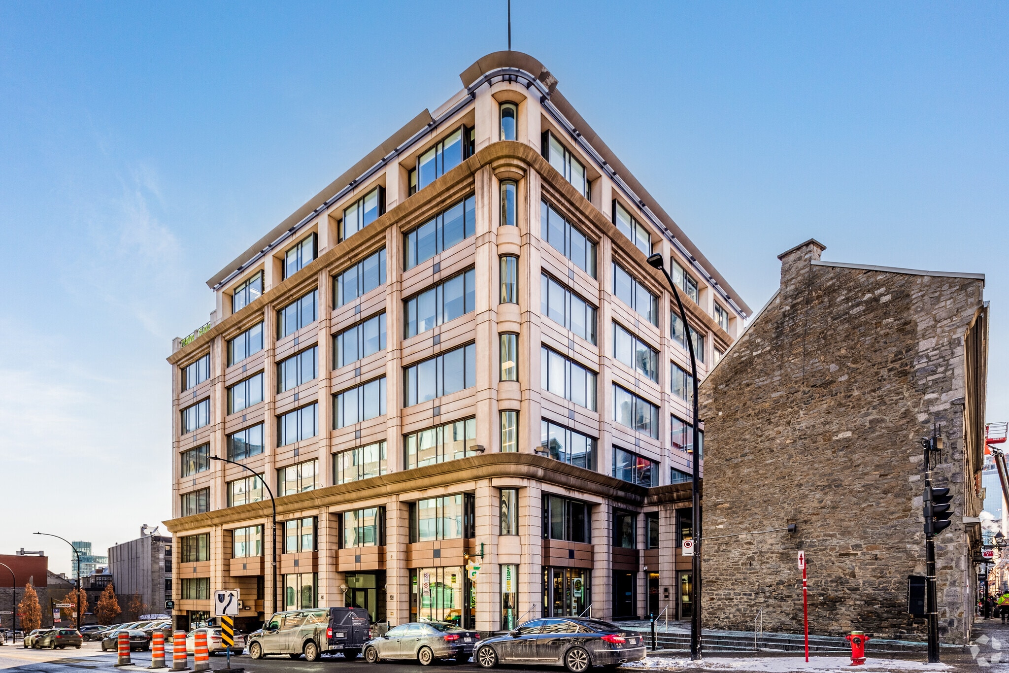 480 Boul Saint-Laurent, Montréal, QC for sale Primary Photo- Image 1 of 1