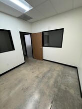 7306 Coldwater Canyon Ave, North Hollywood, CA for lease Building Photo- Image 2 of 4