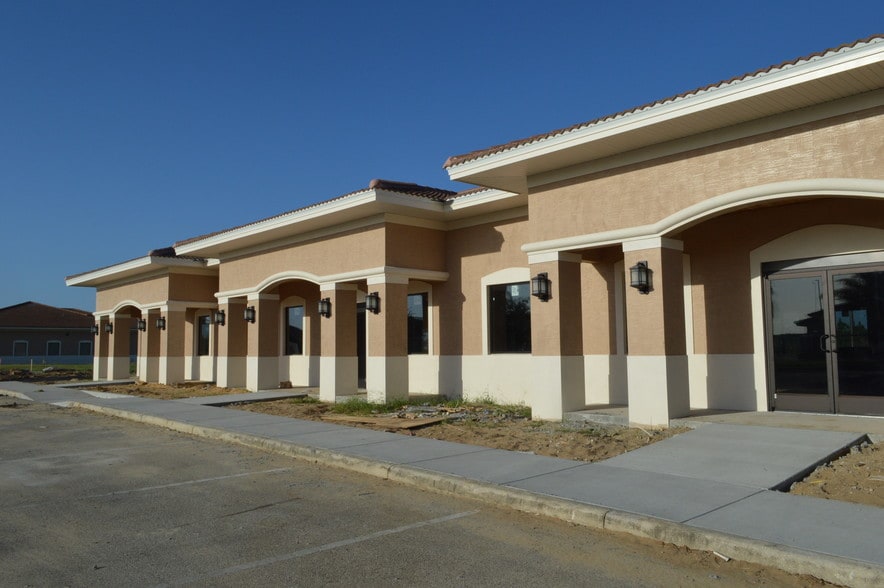 2370 North Blvd W, Davenport, FL for lease - Building Photo - Image 1 of 30