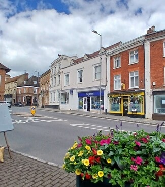 More details for 16 Market Sq, Buckingham - Retail for Lease