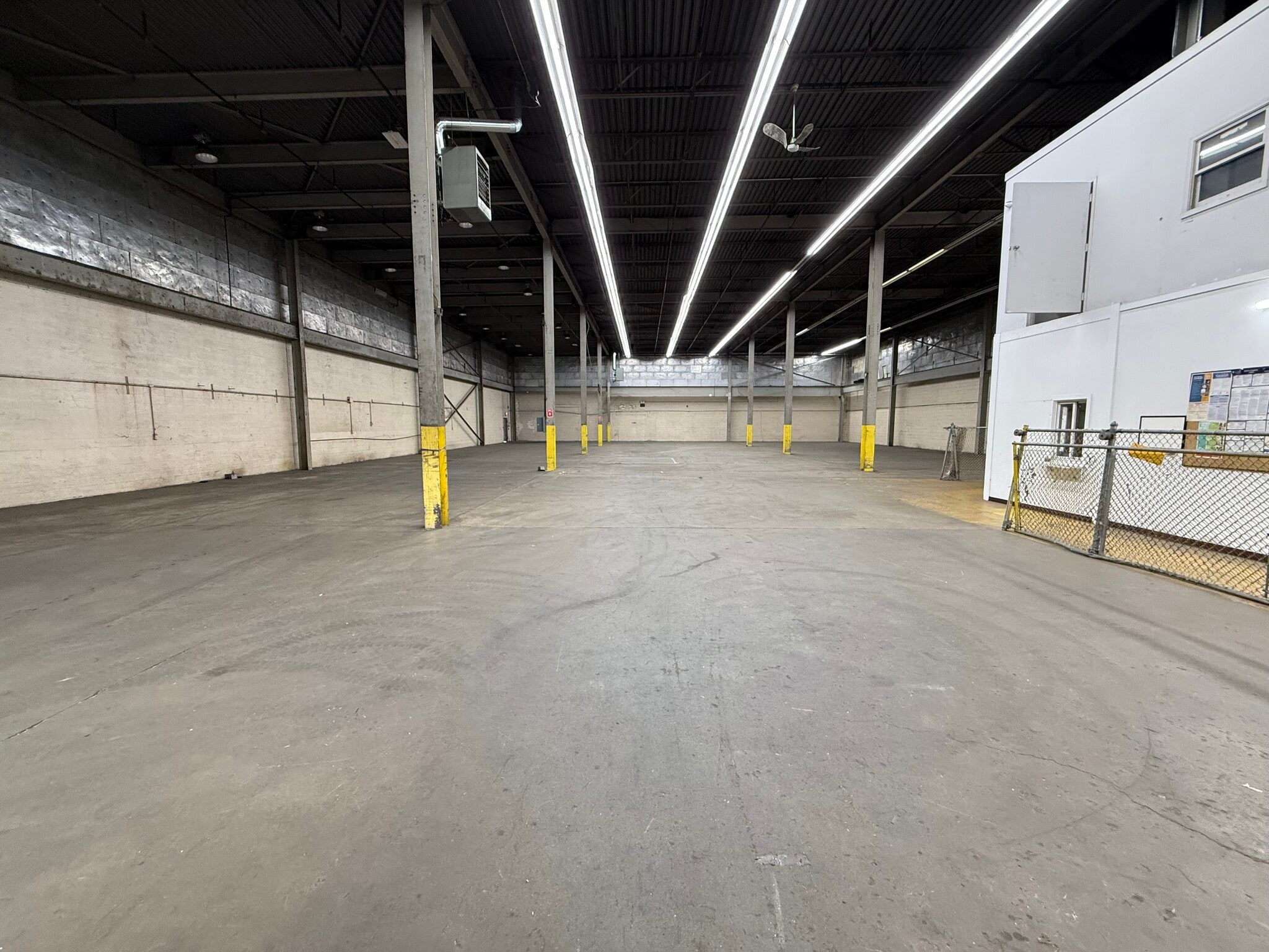 222 Universal Dr, North Haven, CT for lease Interior Photo- Image 1 of 2