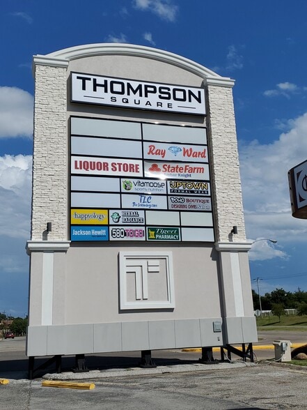 2015 W Broadway St, Ardmore, OK for lease - Primary Photo - Image 1 of 7