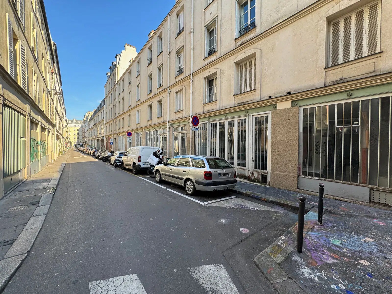 Office in Paris for lease Building Photo- Image 1 of 6