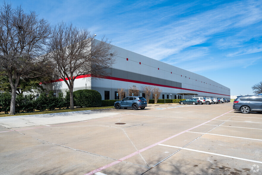 4701 Gold Spike Dr, Fort Worth, TX for lease - Building Photo - Image 2 of 4