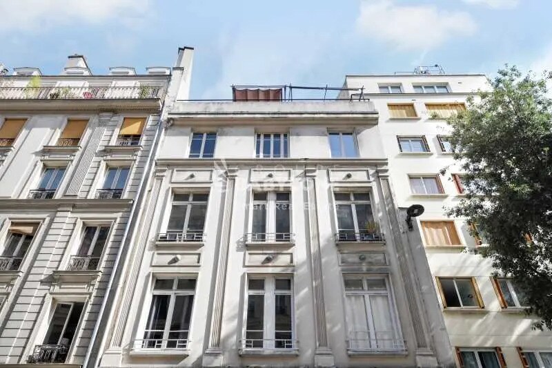 Office in Paris for lease - Building Photo - Image 1 of 8