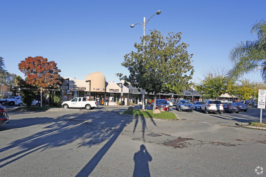 1902-1938 Oak Park Blvd, Pleasant Hill, CA for sale - Primary Photo - Image 1 of 1