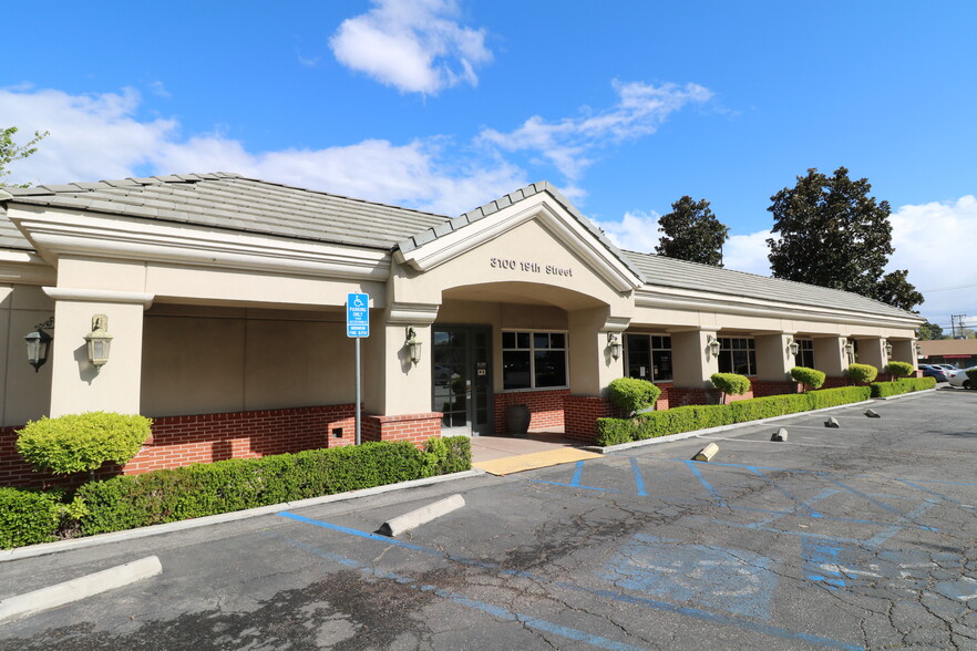 3100 19th St, Bakersfield, CA for lease - Building Photo - Image 1 of 22