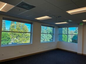 1100 Flynn Rd, Camarillo, CA for lease Interior Photo- Image 1 of 3