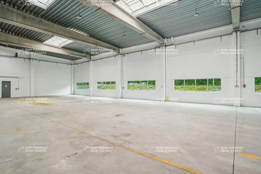 Flex in Chilly-Mazarin for lease - Building Photo - Image 3 of 14