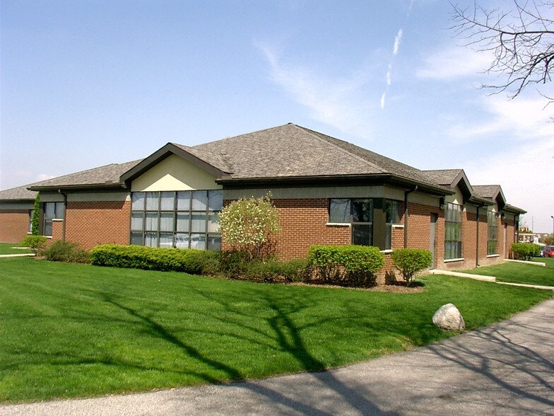 3410 Briarfield Blvd, Maumee, OH for sale - Building Photo - Image 1 of 1