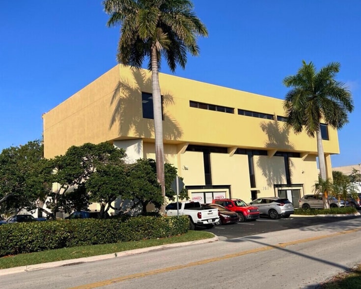 3511 NE 22nd Ave, Fort Lauderdale, FL for lease - Building Photo - Image 2 of 12