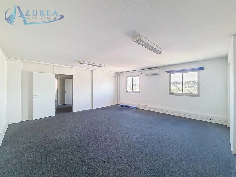 Office in Nice for lease - Interior Photo - Image 2 of 6