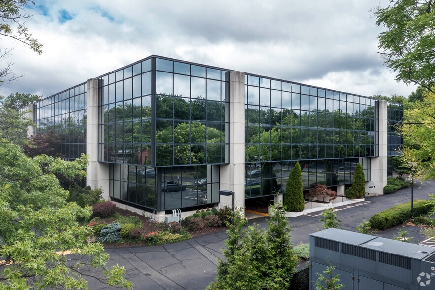 9 Old Kings Hwy S, Darien, CT for sale - Primary Photo - Image 1 of 1