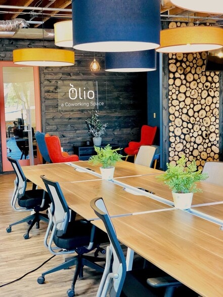 915-921 Mainstreet, Hopkins, MN for lease - Building Photo - Image 3 of 11