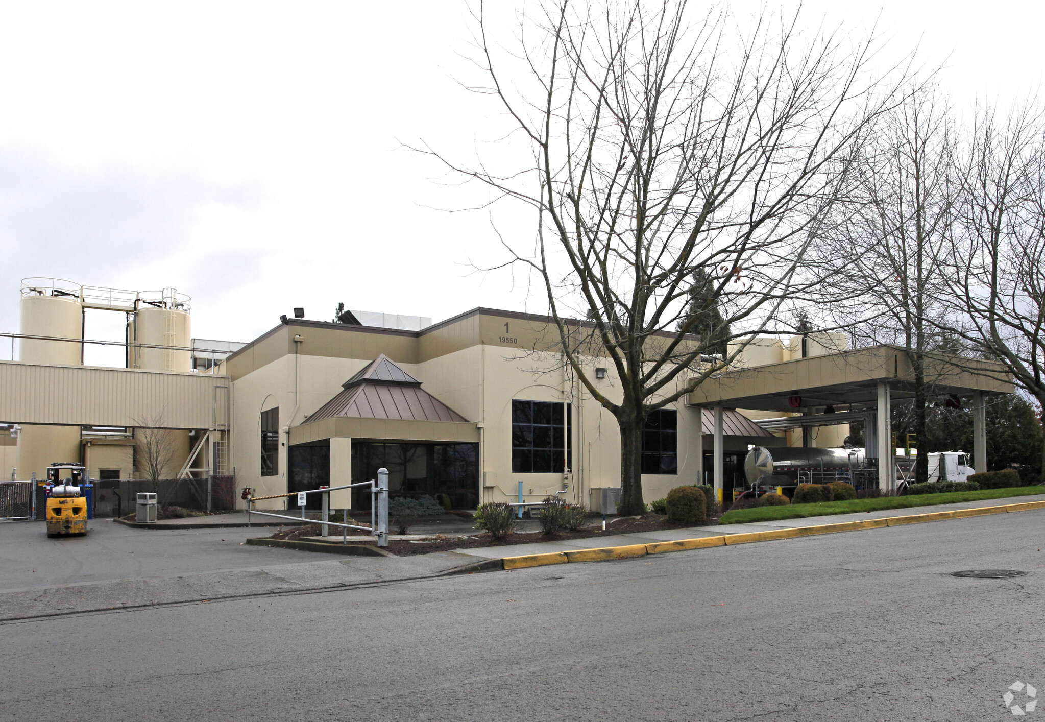 19550 SW 97th Ave, Tualatin, OR for lease Building Photo- Image 1 of 5