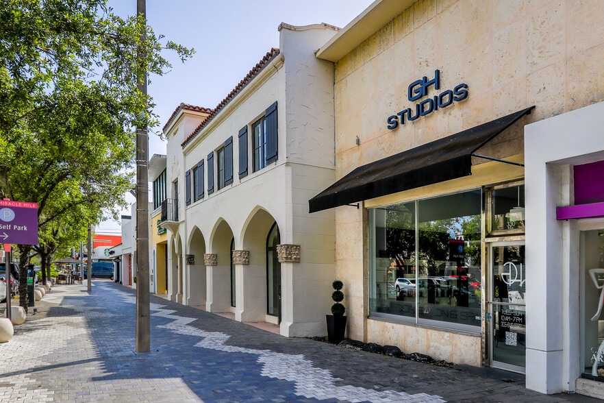 330-336 Miracle Mile, Miami, FL for lease - Building Photo - Image 3 of 5