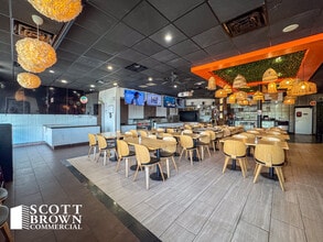 717 Stemmons Fwy, Denton, TX for lease Interior Photo- Image 2 of 10