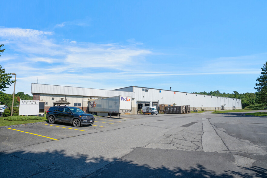 525 Great Rd, Littleton, MA for lease - Building Photo - Image 3 of 6