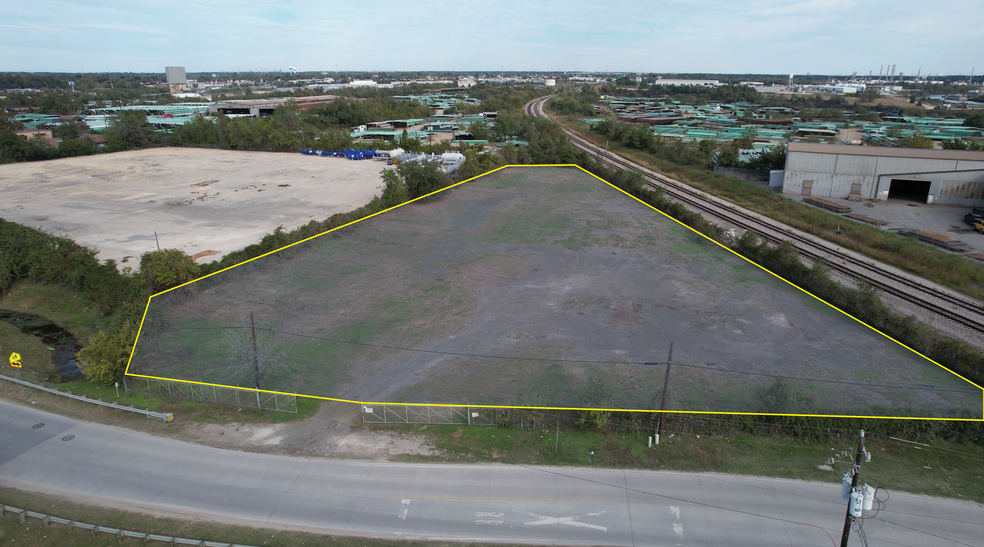 1500 Miles Street, Houston, TX for lease - Building Photo - Image 1 of 5