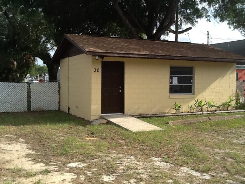 30 E Saint Louis Ave, Eustis, FL for lease - Building Photo - Image 3 of 10