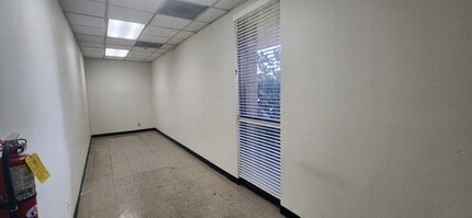 1625 E Shaw Ave, Fresno, CA for lease Interior Photo- Image 2 of 13