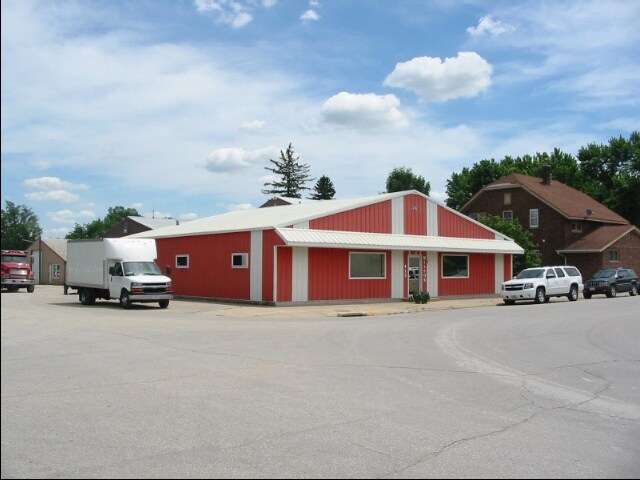 415 Wilson St, Van Meter, IA for sale Primary Photo- Image 1 of 1