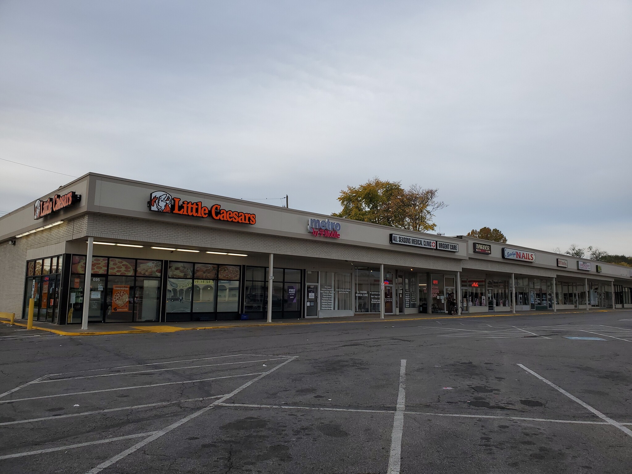 677 Harrisburg Pike, Columbus, OH for lease Building Photo- Image 1 of 1