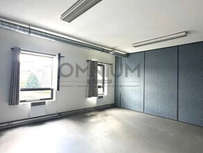Office in Villeurbanne for lease Building Photo- Image 2 of 5