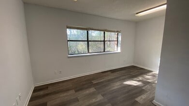 4221 Baymeadows Rd, Jacksonville, FL for lease Interior Photo- Image 2 of 5