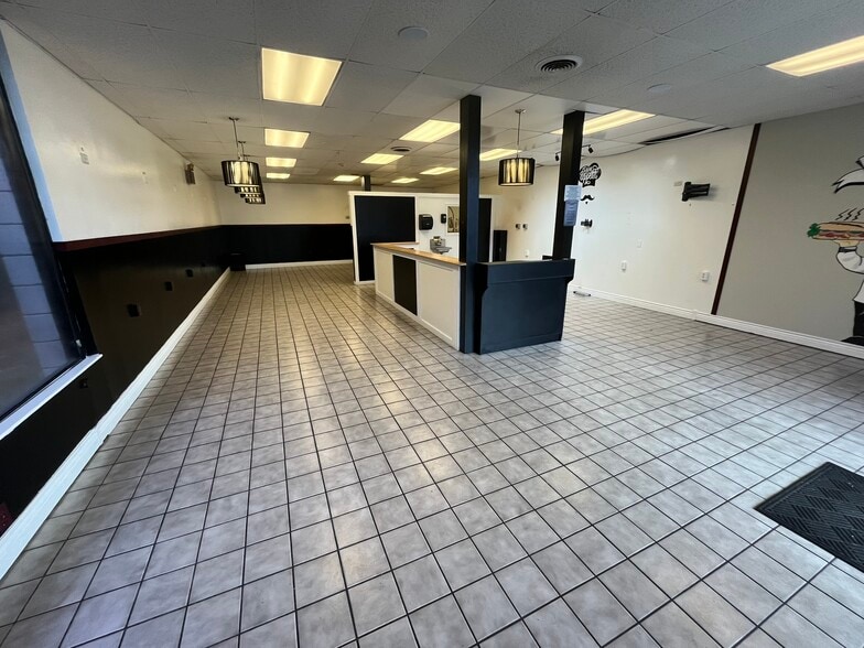 9 Cedar Swamp Rd, Smithfield, RI for lease - Building Photo - Image 2 of 7