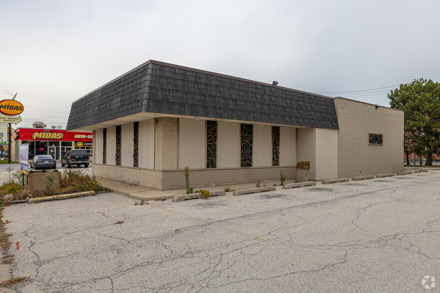 11057 S Cicero Ave, Oak Lawn, IL for lease - Primary Photo - Image 1 of 1